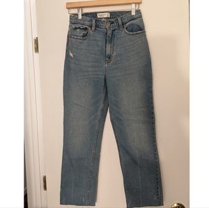 Abercrombie Ultra High Rise Ankle Straight Curve Love jeans